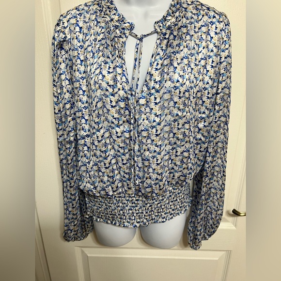 Elegant Tamara H. Women's Floral Blouse - Blue and White - Picture 1 of 5